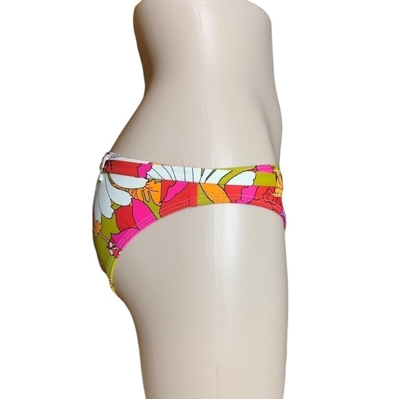 Trina Turk floral bikini set with belted bikini bottoms size x small NWT - Picture 9 of 16
